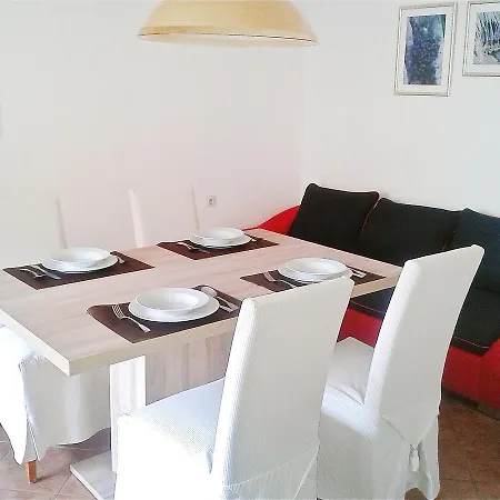 Mirjana.1 Apartment Tribanj-Kruscica